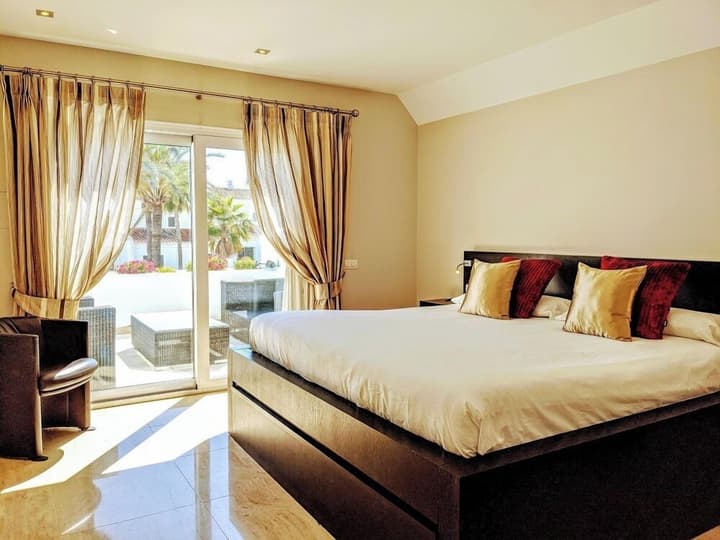 Coral Beach Aparthotel