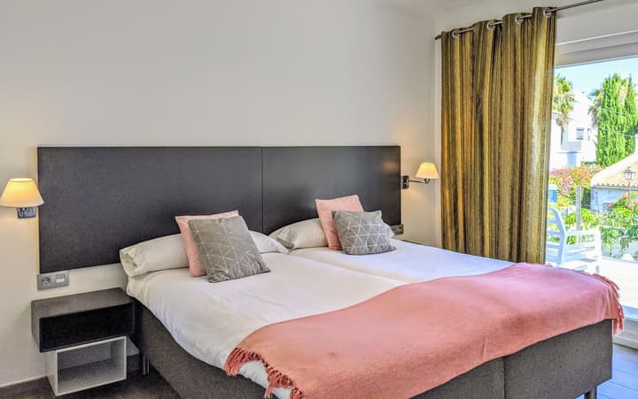 Coral Beach Aparthotel