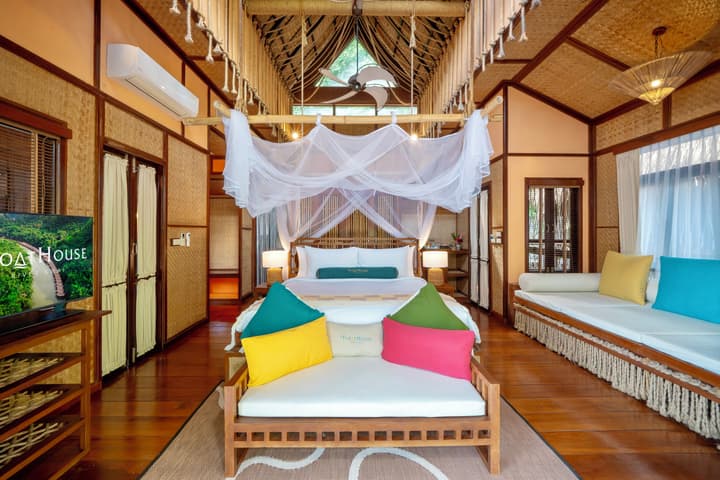 The FloatHouse River Kwai