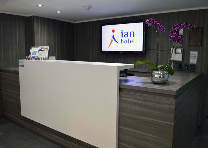 Ian Hotel