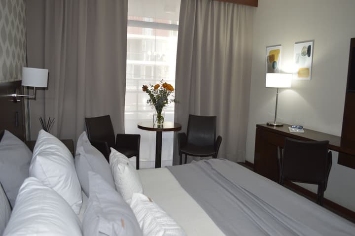 Ian Hotel