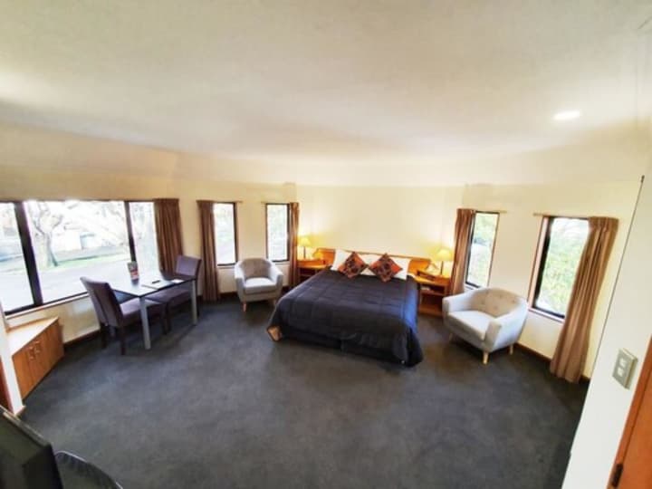 Fitzherbert Castle Motel
