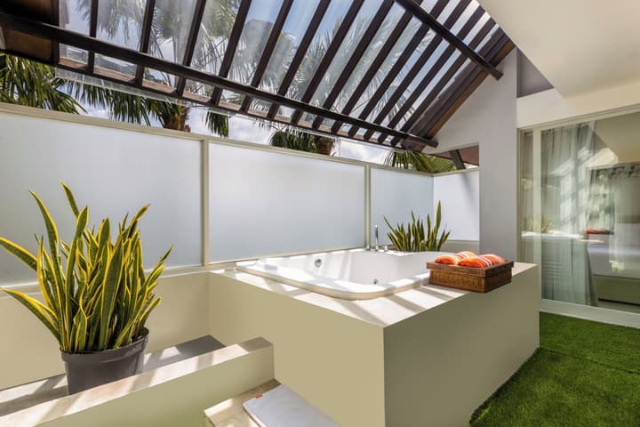 HARRIS Hotel & Residence Sunset Road Bali