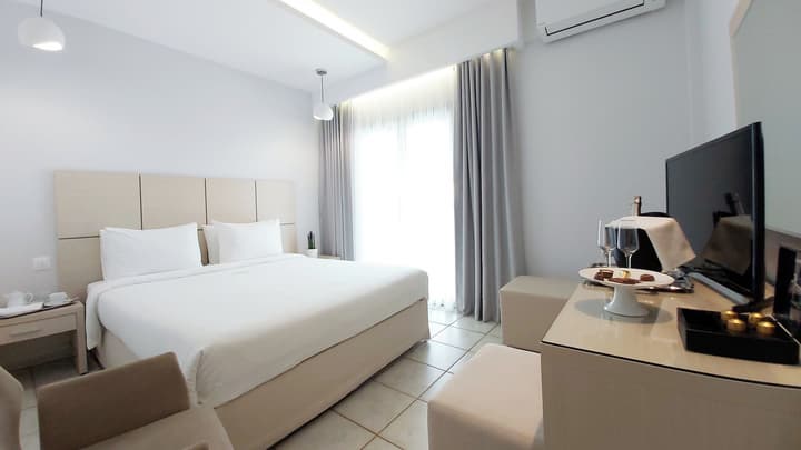 Akrogiali Exclusive Hotel - Adults Only