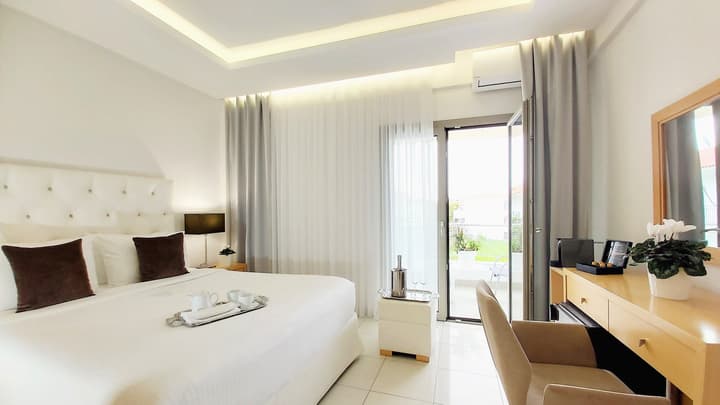 Akrogiali Exclusive Hotel - Adults Only