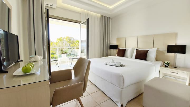 Akrogiali Exclusive Hotel - Adults Only