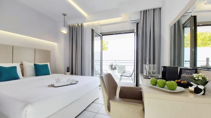 Akrogiali Exclusive Hotel - Adults Only
