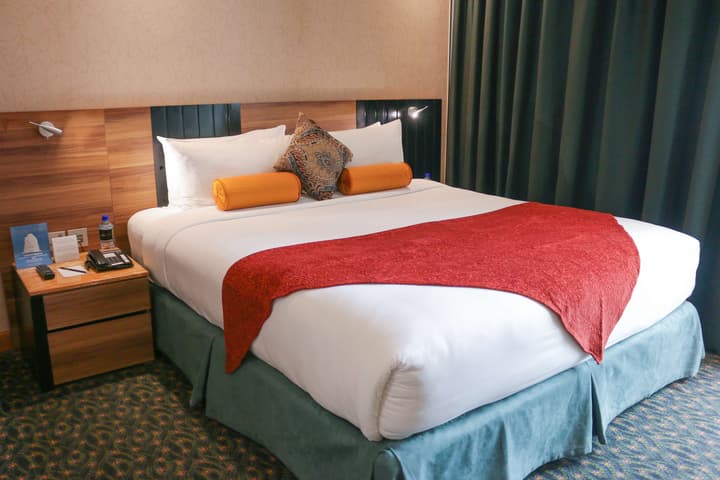 Elite Crystal Hotel