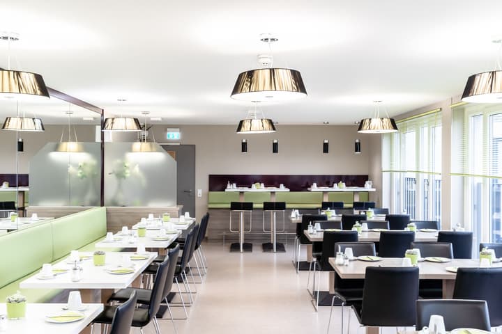 Hotel Demas City