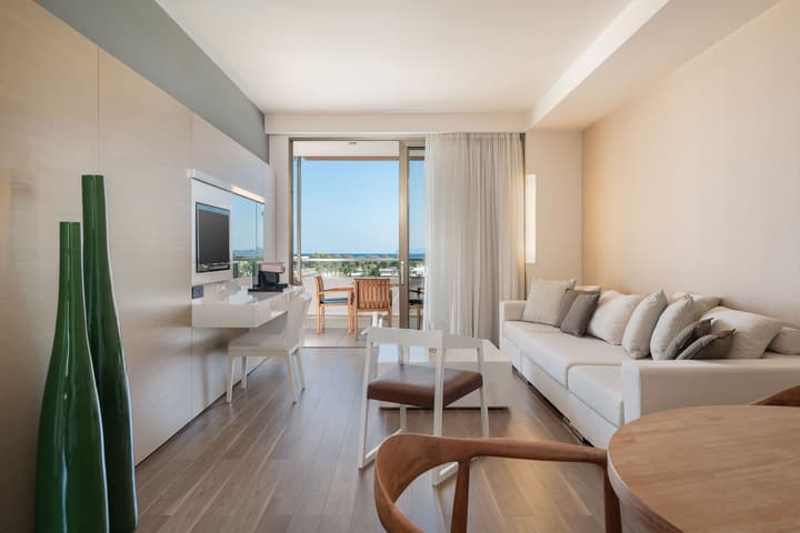 Avra Imperial Hotel