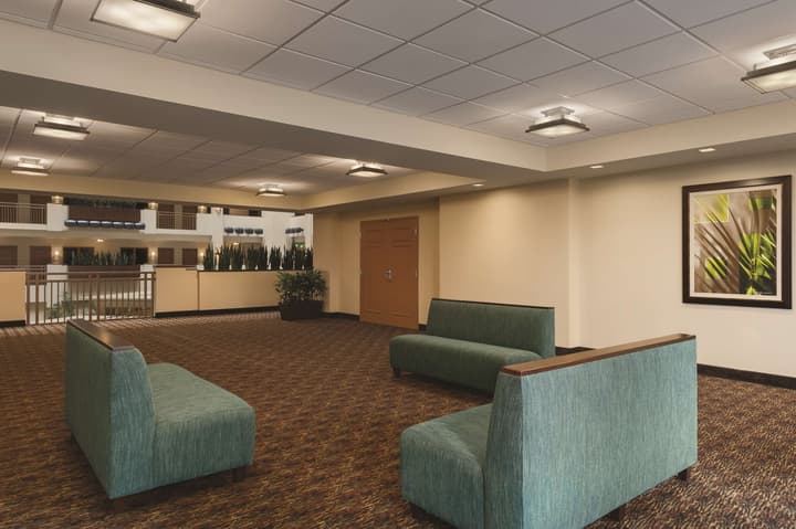 Embassy Suites by Hilton Orlando Lake Buena Vista South