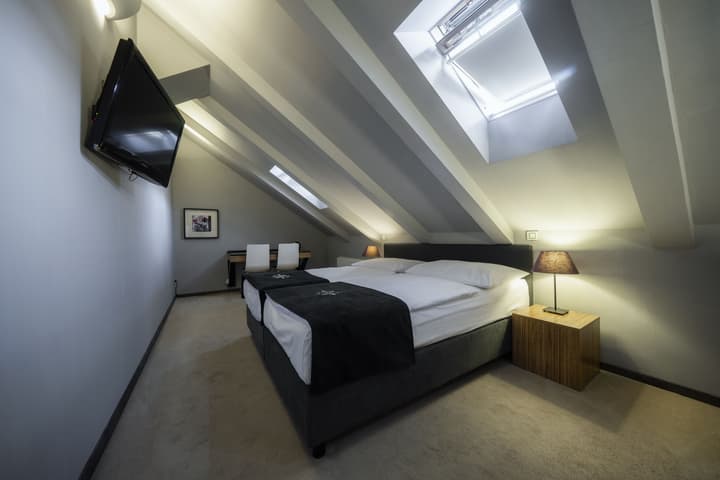 Hotel Noir