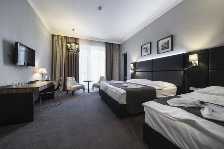 Hotel Noir