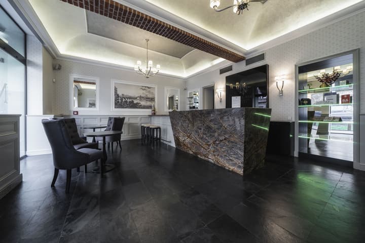 Hotel Noir