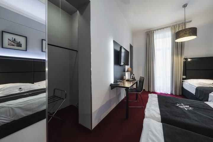 Hotel Noir