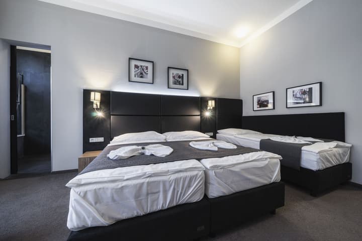 Hotel Noir