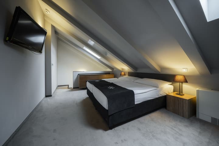 Hotel Noir