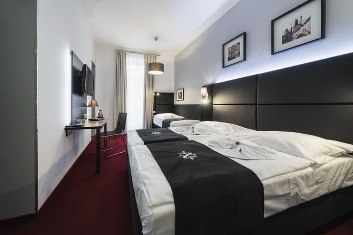 Hotel Noir