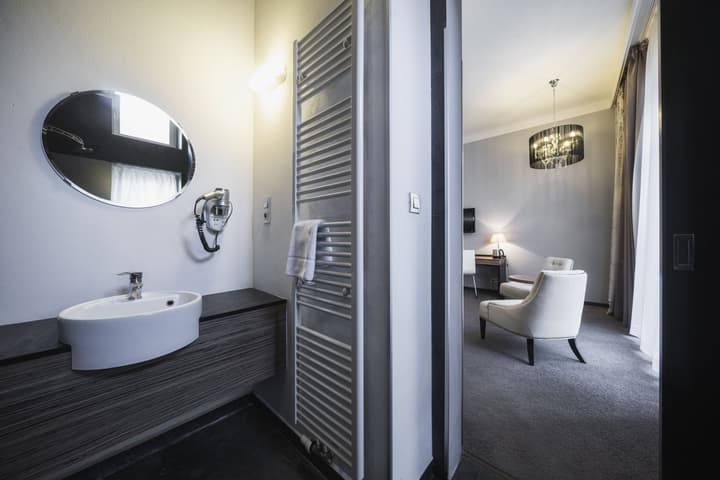 Hotel Noir