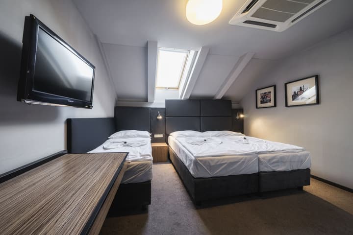 Hotel Noir