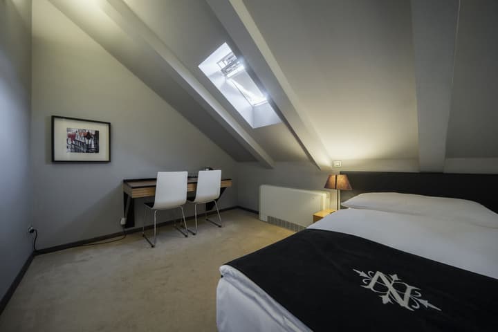 Hotel Noir