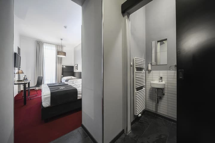 Hotel Noir