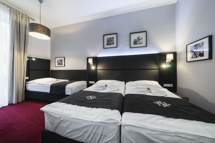 Hotel Noir