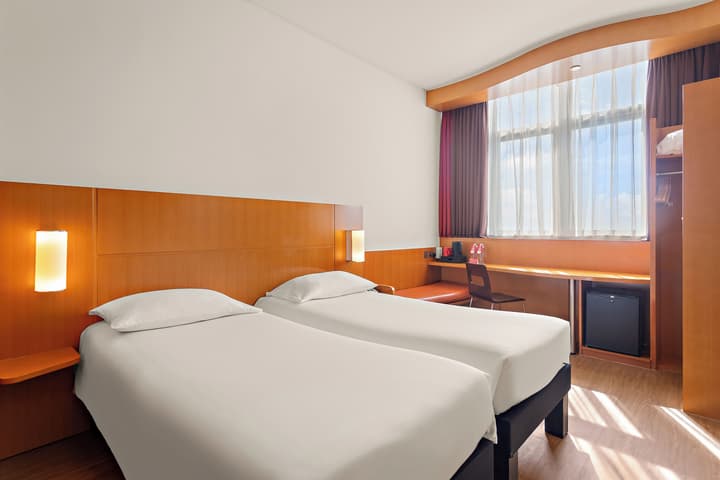 ibis Abu Dhabi Gate