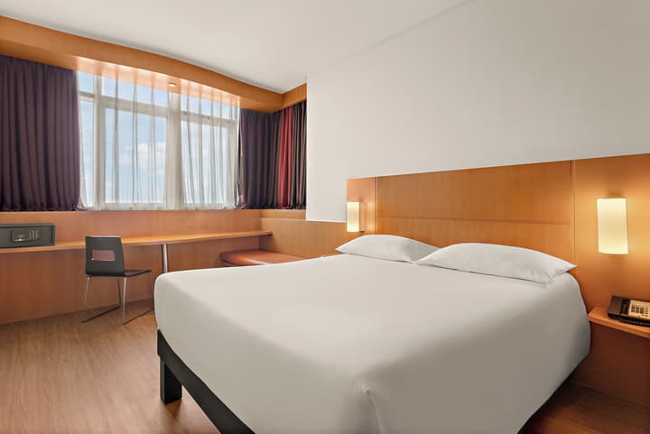 ibis Abu Dhabi Gate