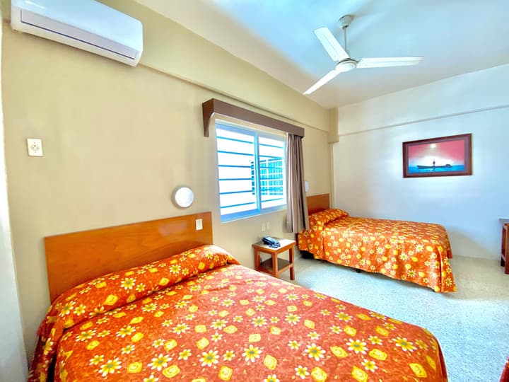 Hotel Delfines
