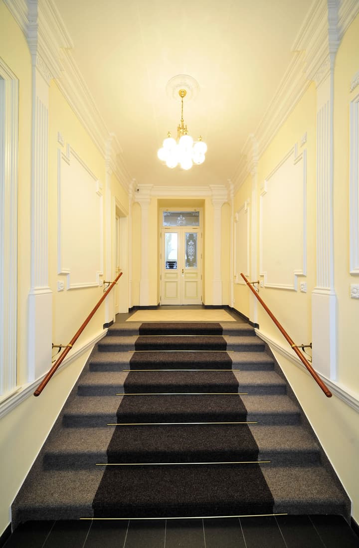 Alqush Downtown Hotel