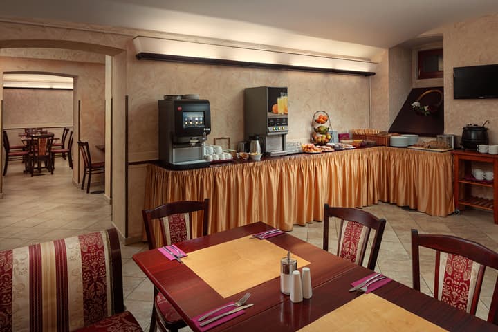 Alqush Downtown Hotel
