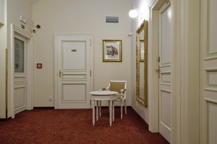 Alqush Downtown Hotel