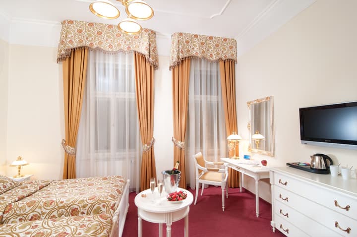 Alqush Downtown Hotel