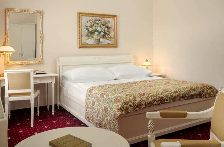 Alqush Downtown Hotel