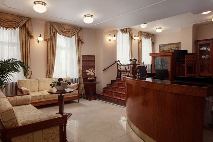 Alqush Downtown Hotel