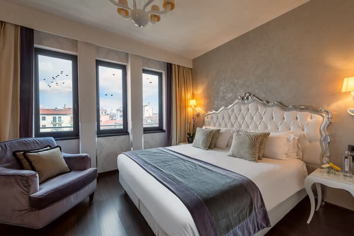 Carnival Palace Hotel