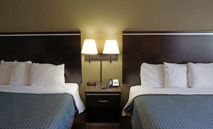 Hawthorne Plaza Inn