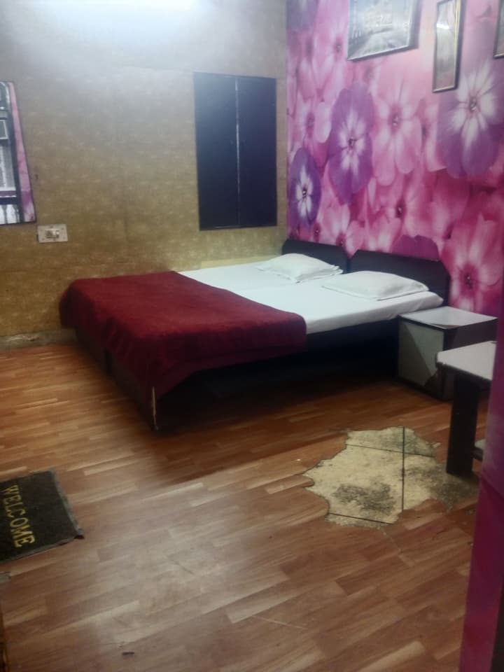 Hotel Raj Bed & Breakfast