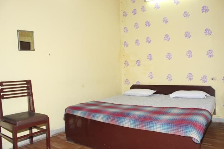 Hotel Raj Bed & Breakfast