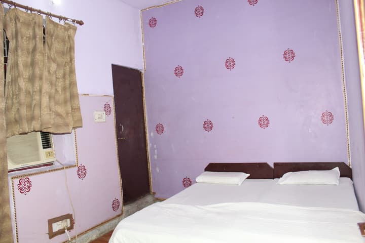 Hotel Raj Bed & Breakfast