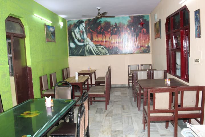 Hotel Raj Bed & Breakfast