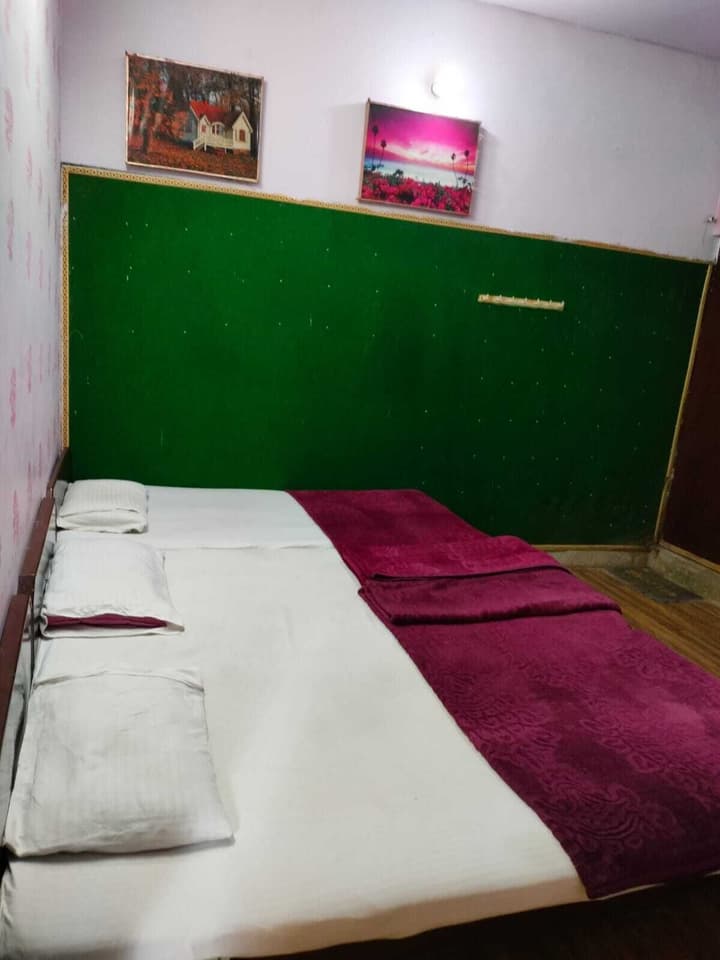 Hotel Raj Bed & Breakfast