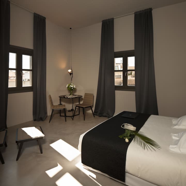 Caro Hotel