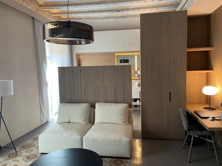 Caro Hotel