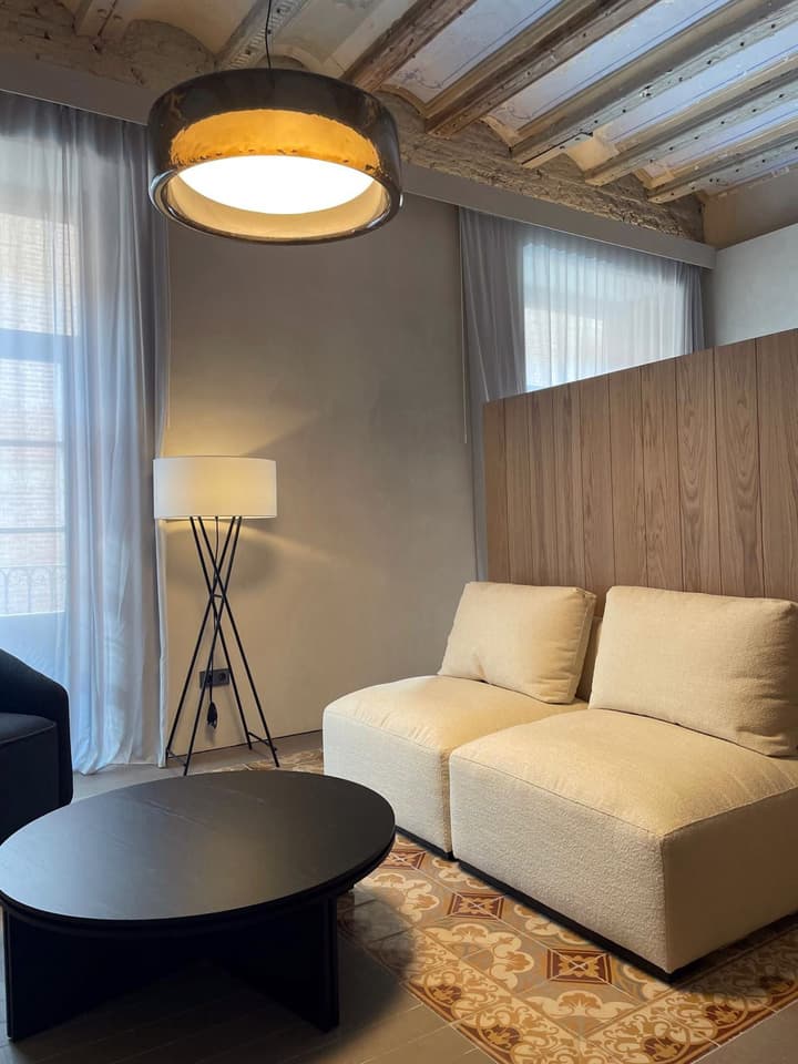 Caro Hotel
