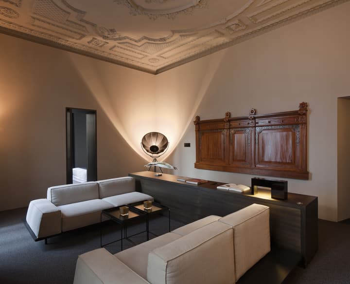 Caro Hotel