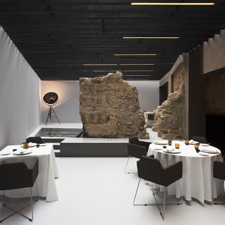 Caro Hotel