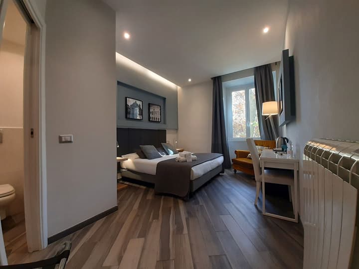 B&B Home 77