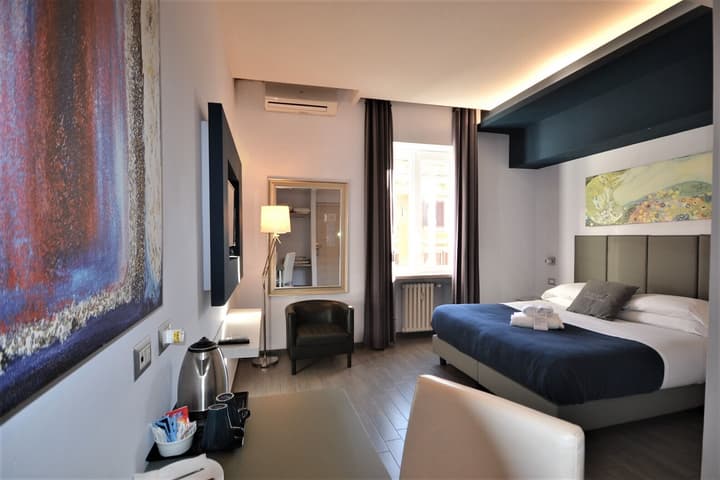 B&B Home 77